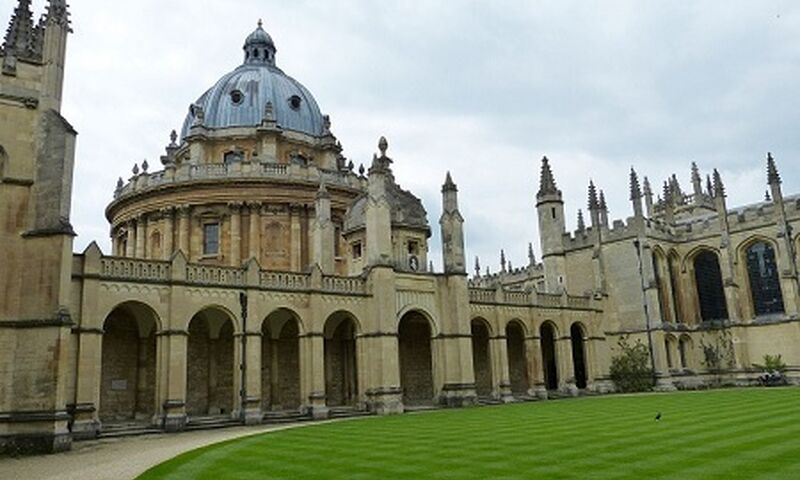 OXFORD & CAMBRIDGE TURU