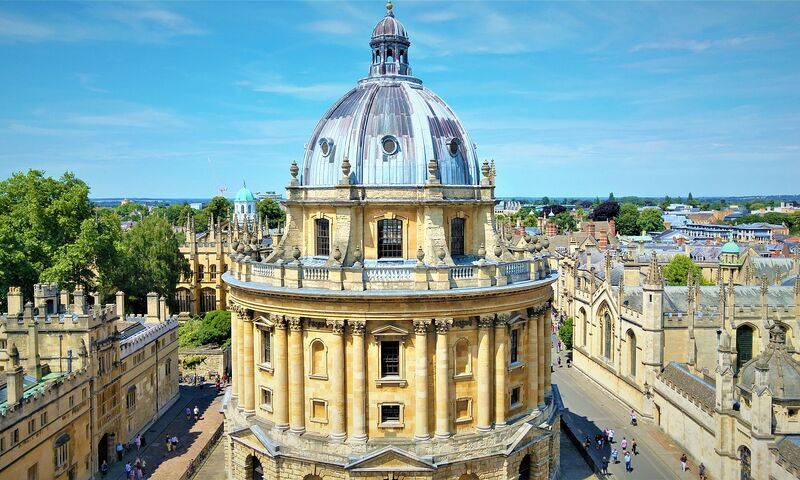 OXFORD & CAMBRIDGE TURU